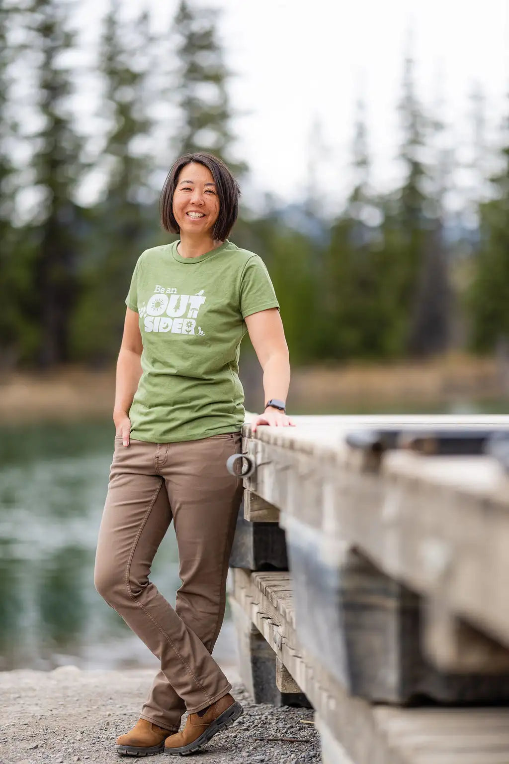 Women&#39;s Be An Outsider - Leaf Green